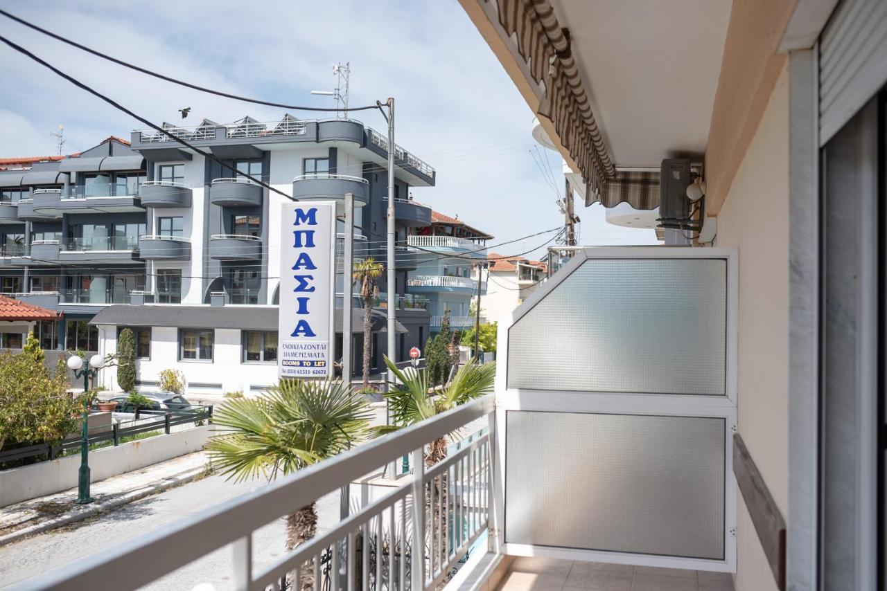 Μpasias Apartments Paralía Exteriér fotografie