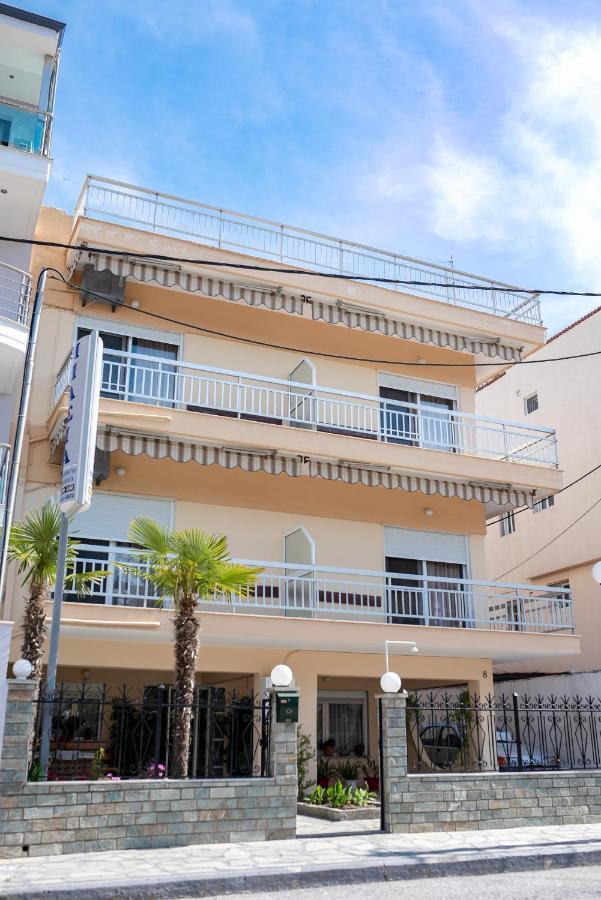 Μpasias Apartments Paralía Exteriér fotografie